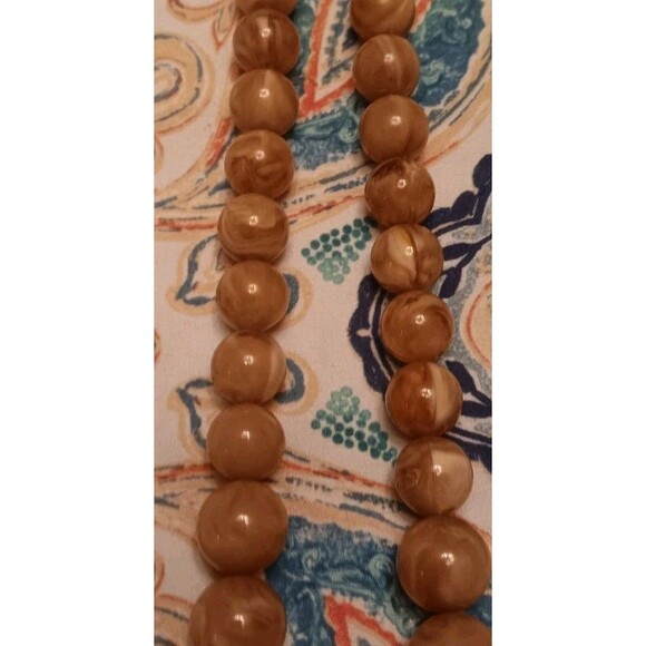 Vintage Les Bernard Marble Swirl  Acrylic Bead Necklace Caramel Cream Chocolate - Picture 4 of 7
